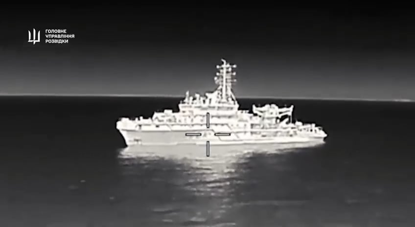 Ukrainian drone hits the top of a MPSV07-class ship of the Russian Black Sea Fleet near Novorossiysk (published September 11, 2025)