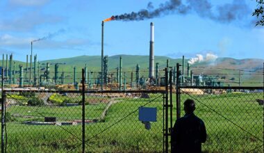 Newsom’s climate warrior image is backsliding, environmental groups say