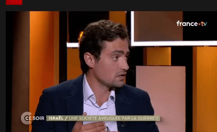 Nadav Lapid (réalisateur Israélien) dans Ccesoir : "moi je ne crois pas que le problème d'Israël soit le gvt Netanyahou[...] et je pense que ce génocide qui est en train de se commettre appartient au peuple (israélien)."