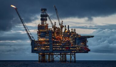Norway's August oil and gas output surpasses forecasts