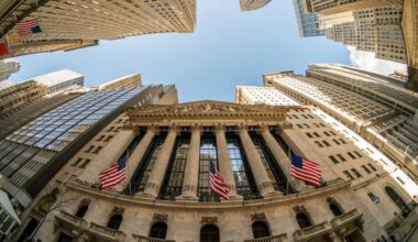 Wall Street Extends Gains, Apple Jumps To Highest Since February: What's Moving Markets Friday? - Grayscale Bitcoin Mini Trust (BTC) Common units of fractional undivided beneficial interest (ARCA:BTC)