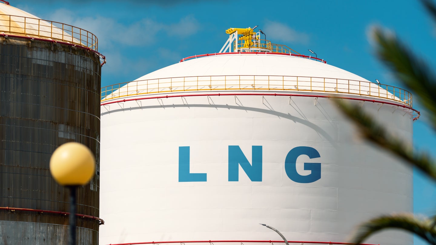 iniem group enters MoU with MCCS for LNG services