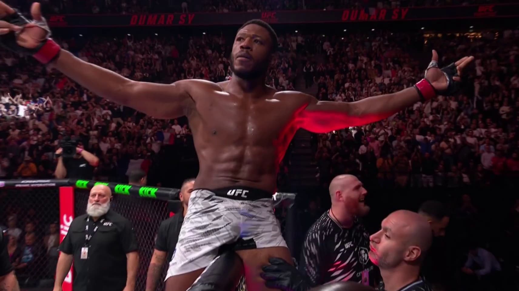Oumar Sy régale pour ouvrir la carte principale! Imavov, Saint Denis... Suivez l'événement du MMA français en live