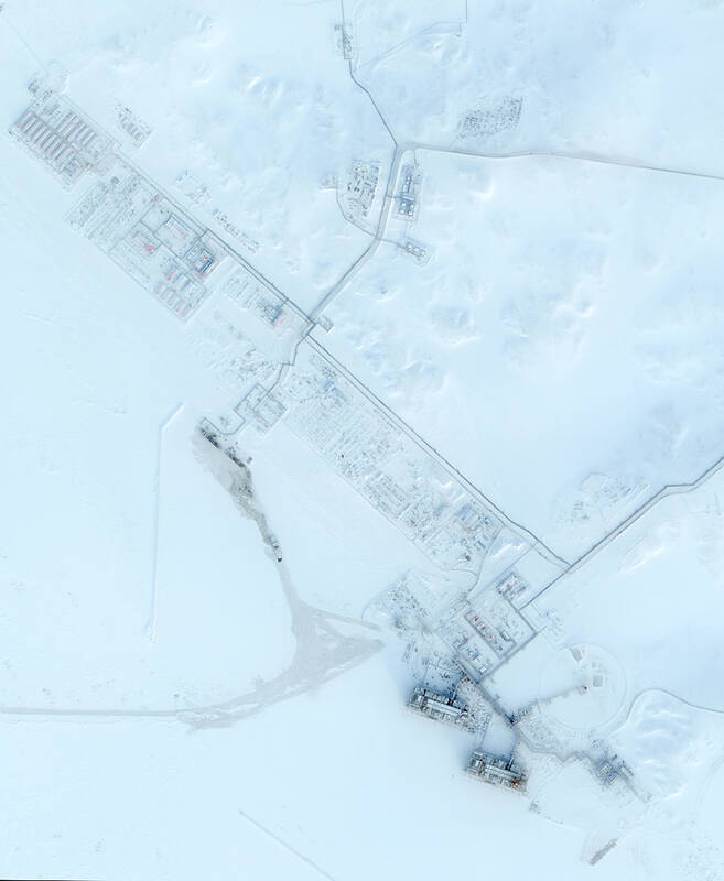 Tanker carrying sanctioned arctic LNG berths in China