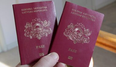 Dokumentu saņemšana Latvijā kļuvusi absurda un ļoti dārga: 44 eiro par pasi, 25 eiro par eID