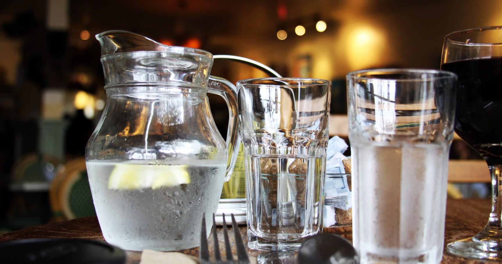 Left calls for law guaranteeing free tap water in restaurants in Poland