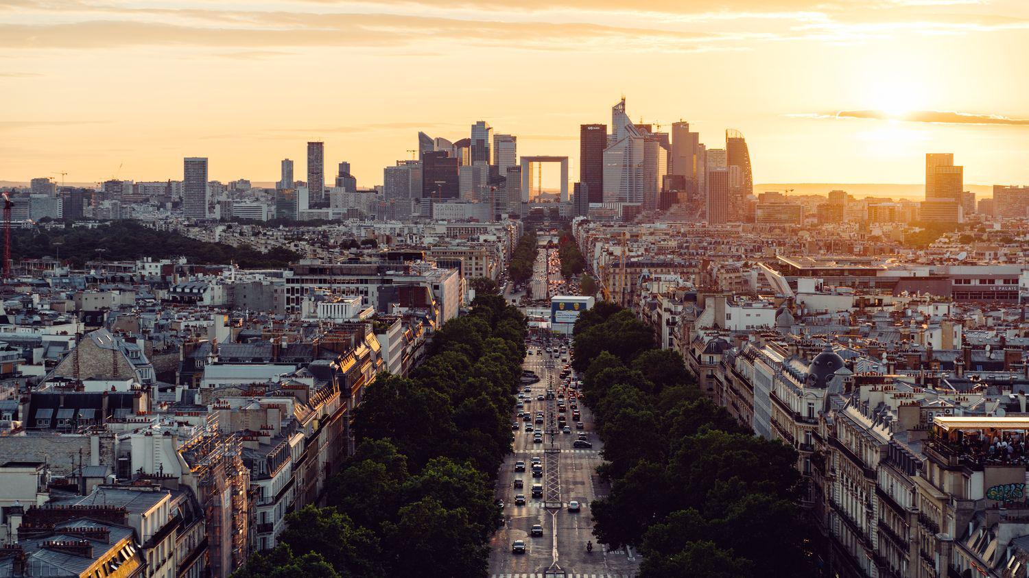 "Pourquoi le pays ne s'en sort pas avec tout ce qu'ils nous prennent ?" : à Neuilly, des contribuables aisés fustigent la gestion de l'argent public