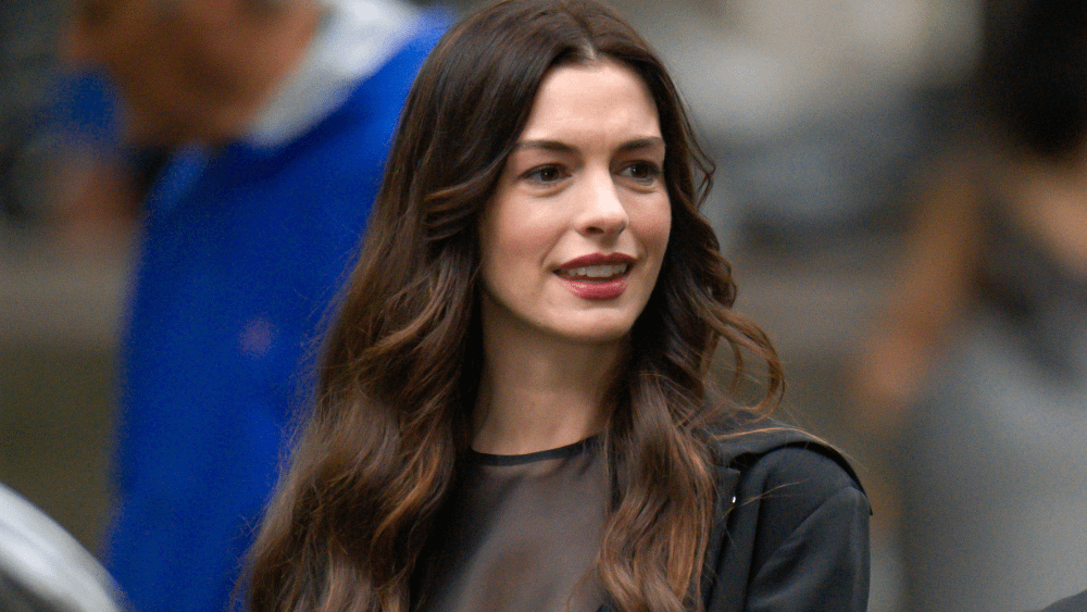 Anne Hathaway Confronts Paparazzi on ‘Devil Wears Prada 2’ Set: ‘You Guys Have to Relax. There Are Children on Set Today. So Everyone Is Going to Relax’