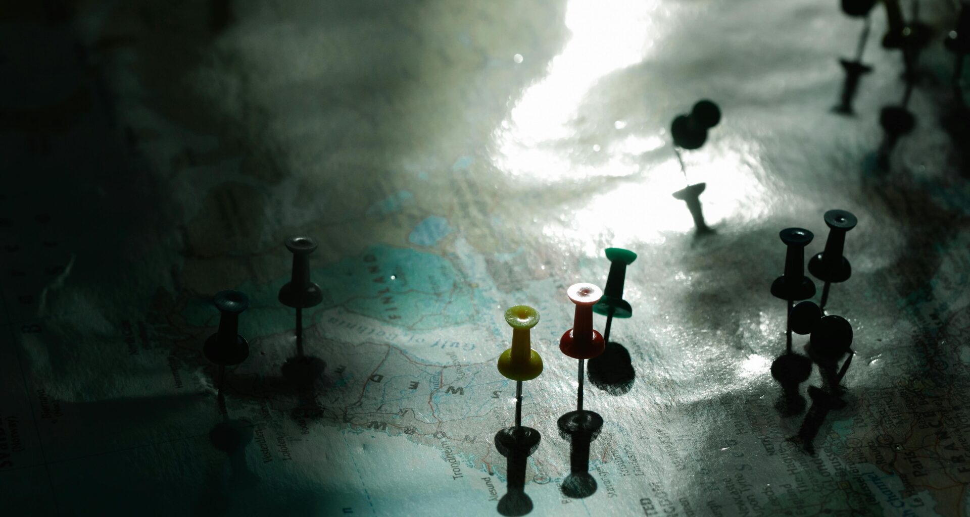 Short-term risks, medium-term scenarios and policy choices