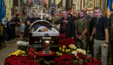Hundreds mourn pro-Western Ukrainian politician who was gunned down in the street