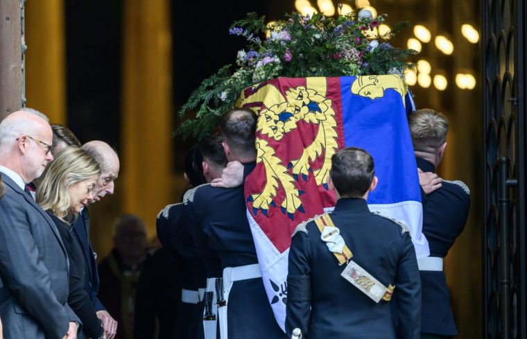 LONDON, ENGLAND - SEPTEMBER 15: Prince Edward Duke of Kent and his daughter Lady Helen Taylor look on the as the bearer party carry the coffin in to Westminster Cathedral ahead of the funeral of Katharine, Duchess of Kent on September 15, 2025 in London, England. The coffin will rest overnight in the Chapel of the Blessed Virgin. Mary Katharine, Duchess of Kent was married Prince Edward, Duke of Kent, the first cousin of Queen Elizabeth II. She died on September 4 at the age of 92 at Kensington Palace surrounded by her family. Having converted to Catholicism in 1994, her funeral will take place at Westminster Cathedral and will be the first Catholic funeral to be held for a member of the royal family in modern British history. (Photo by Paul Grover - WPA Pool/Getty Images)