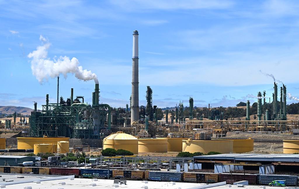 Last-minute bill aimed at boosting California oil production introduced – San Diego Union-Tribune
