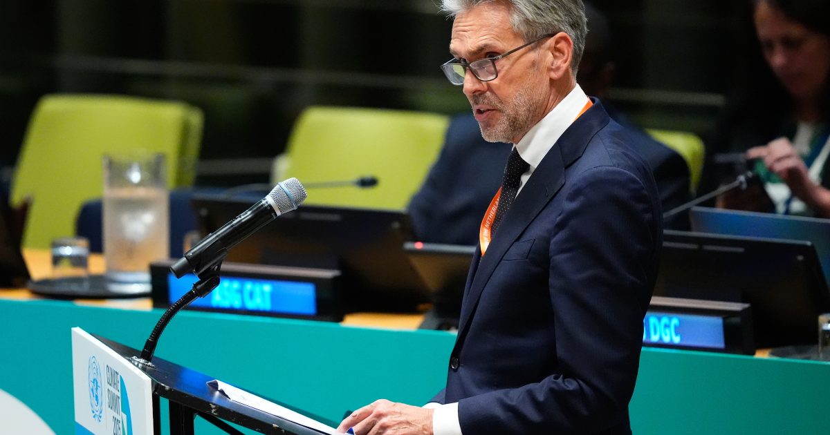 Netherlands asks UN members to ban AI-controlled nukes