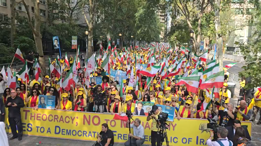 Thousands Rally in New York Demanding Democratic Change in Iran