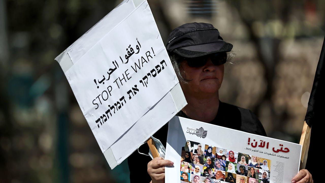 Medier verden over protesterer mandag [protest for at kræve, at Israel stopper drabene på journalister i Gaza]