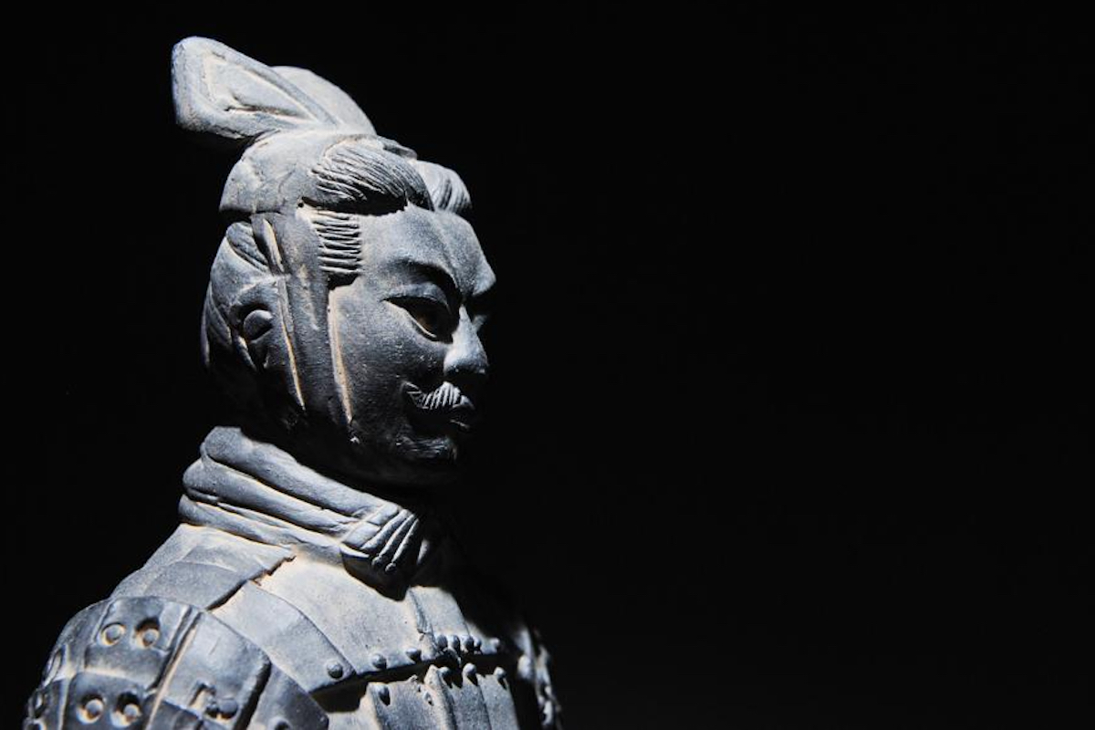 Xi running 'The Art of War' circles around Trump