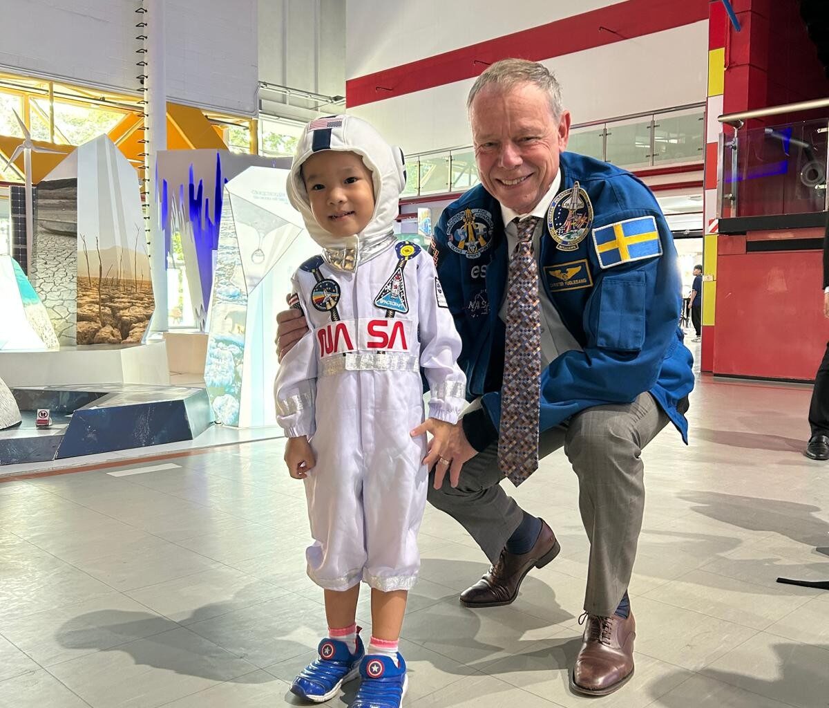 Sweden’s first astronaut visits Thailand for space diplomacy and academic exchange