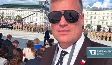 "Nicméně pokud bych měl zamezit vládě Pirátů a STAN třeba vládou postavenou na tolerování ze strany STAČILO! [...] pak bych to se zatnutými zuby vyjednal,  možná i přes odpor některých členů Motoristů." — Filip Turek, Motoristé