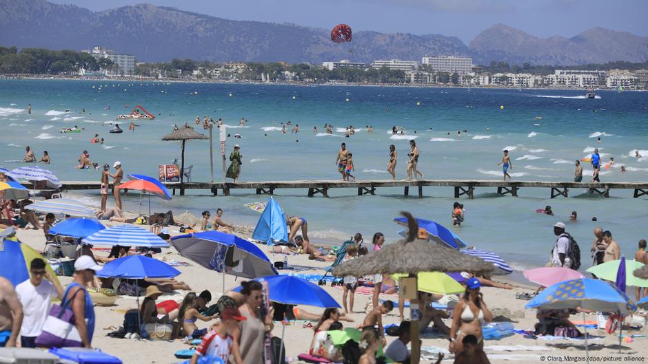 Mallorca sees record tourism despite protests – DW