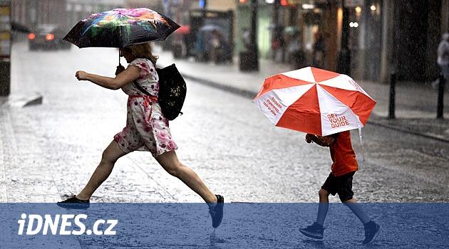 Noc s extrémními srážkami. Místy napršelo až 50 mm, déšť se objeví i v dalších dnech - iDNES.cz