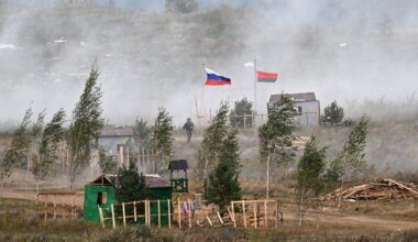 Guerre en Ukraine : pourquoi deux représentants américains ont-ils assisté à l’exercice militaire de la Russie et de la Biélorussie ?