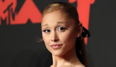 Ariana Grande Shares Pretty Blunt Question For Trump Supporters