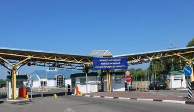 Poland opens border with Belarus, urges its citizens to leave immediately