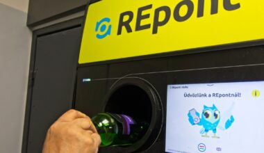 Pillanatokkal ezelőtt jött a nagy súlyú hír a visszaváltható palackokról. Ekkor összegről van, szó, ez most kemény