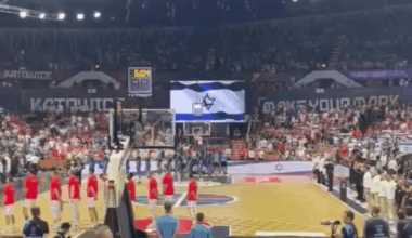 Des fans polonais huent l'hymne israélien lors d'un match de basket-ball
