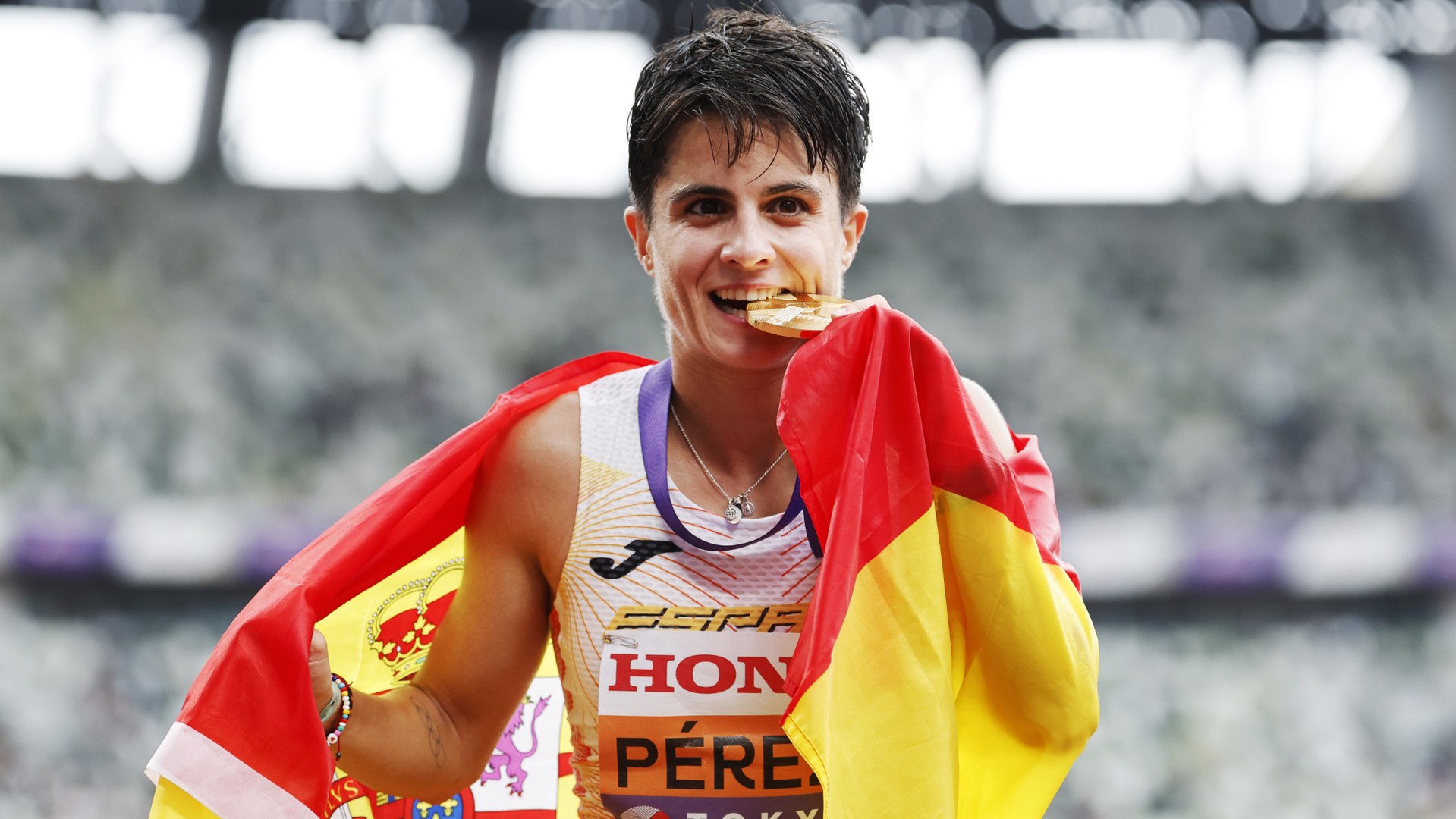 La española revalida también el título en los 20 kilómetros marcha de la cita universal, por delante de la mexicana Alegna González y de la japonesa Fujii.