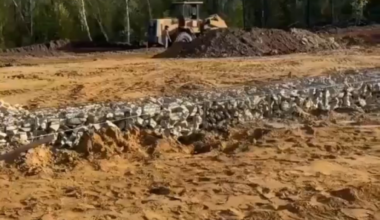 In Yakutsk, russia, a military burial site for so-called “SVO heroes” was destroyed by a grader. A woman who came to visit her brother’s grave found the entire section flattened. “Now trucks drive over the graves. Is this normal?” she wrote on Instagram