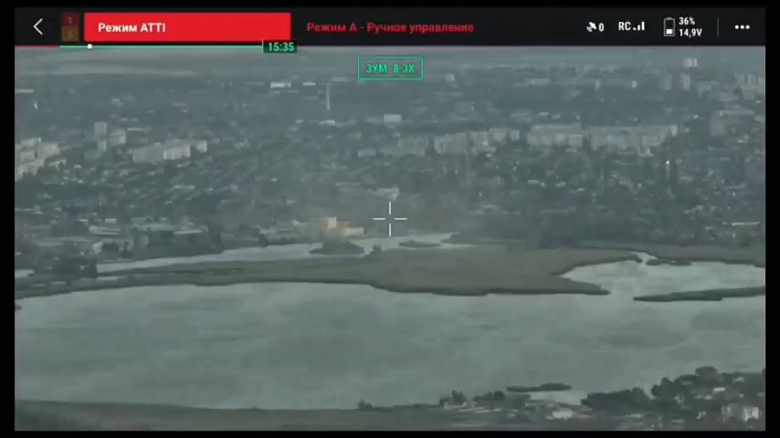 Footage of the Russian army shelling Kherson. They used artillery, MLRS, and glide bombs to hit the city.