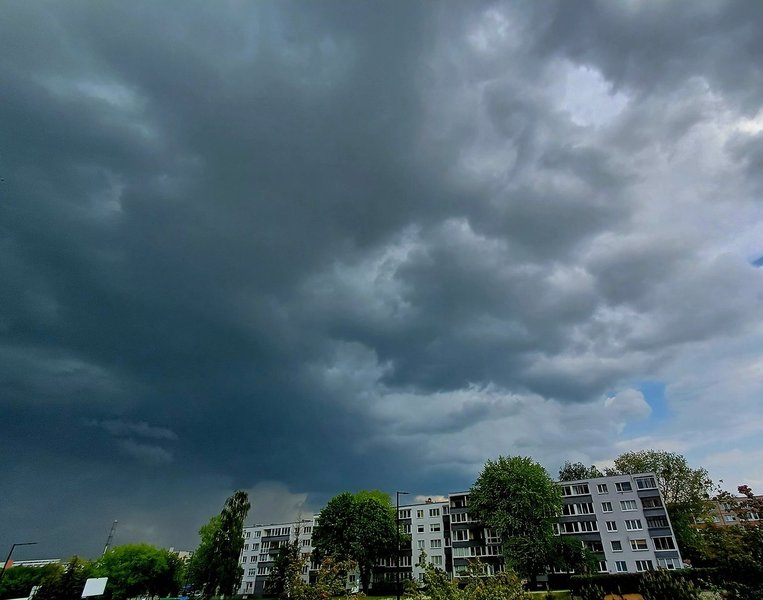 Alytų užtemdę debesys (nuotr. Vilija Dulevičienė)   1