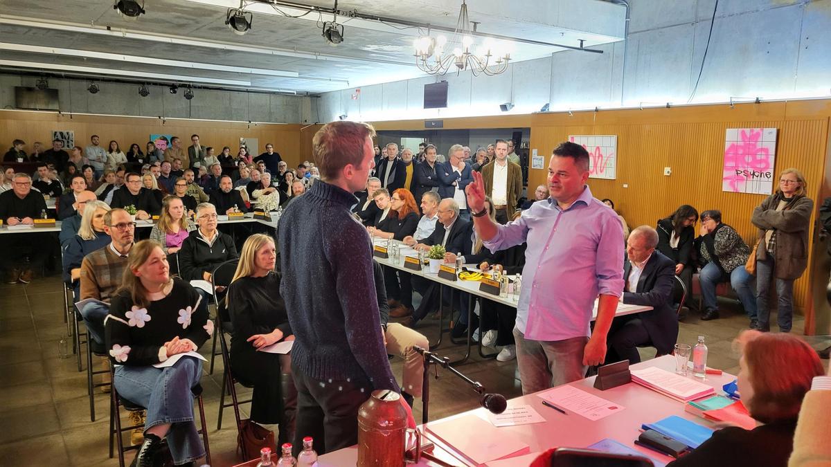 Raadslid excuseert zich voor gebruik van het n-woord: “Ik wist niet dat dit hier niet mocht”