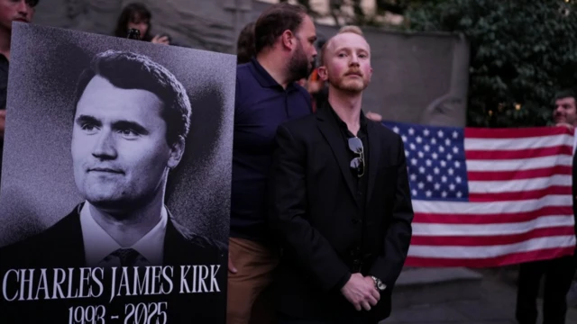 Vigilia en honor de Kirk celebrada en Nueva York.