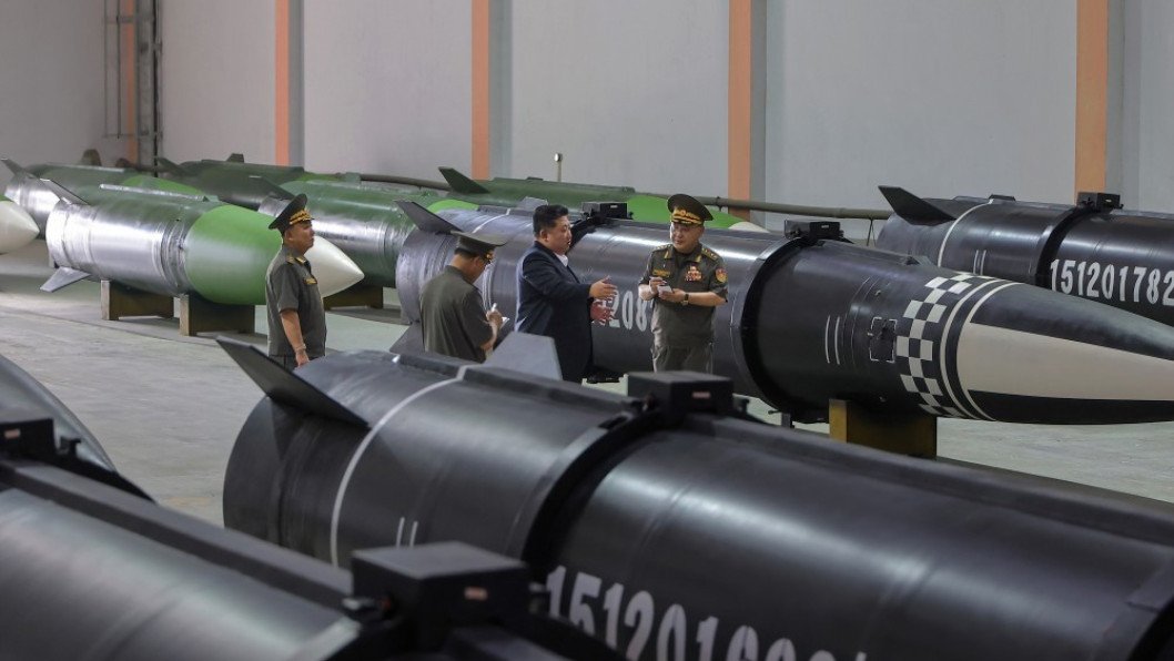 Kim Jong Un Visits New Weapons Factory, Signals Support for Russia’s War Before China Trip