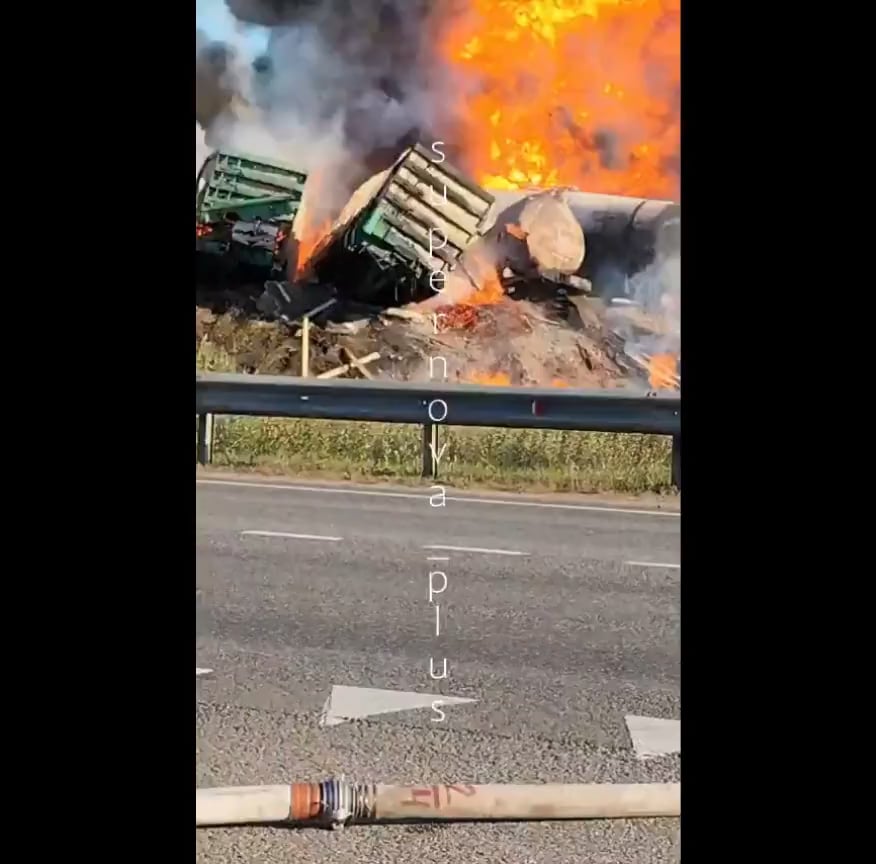 Extended video of Moscow train derailment