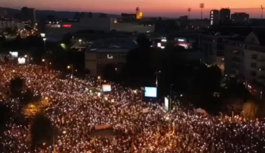 Братята сърби на протест