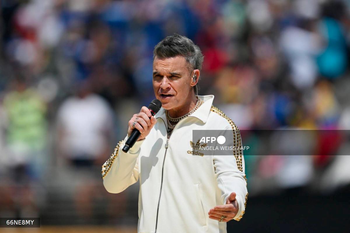 Robbie Williams tour truck drivers face bribery demands in Bulgaria