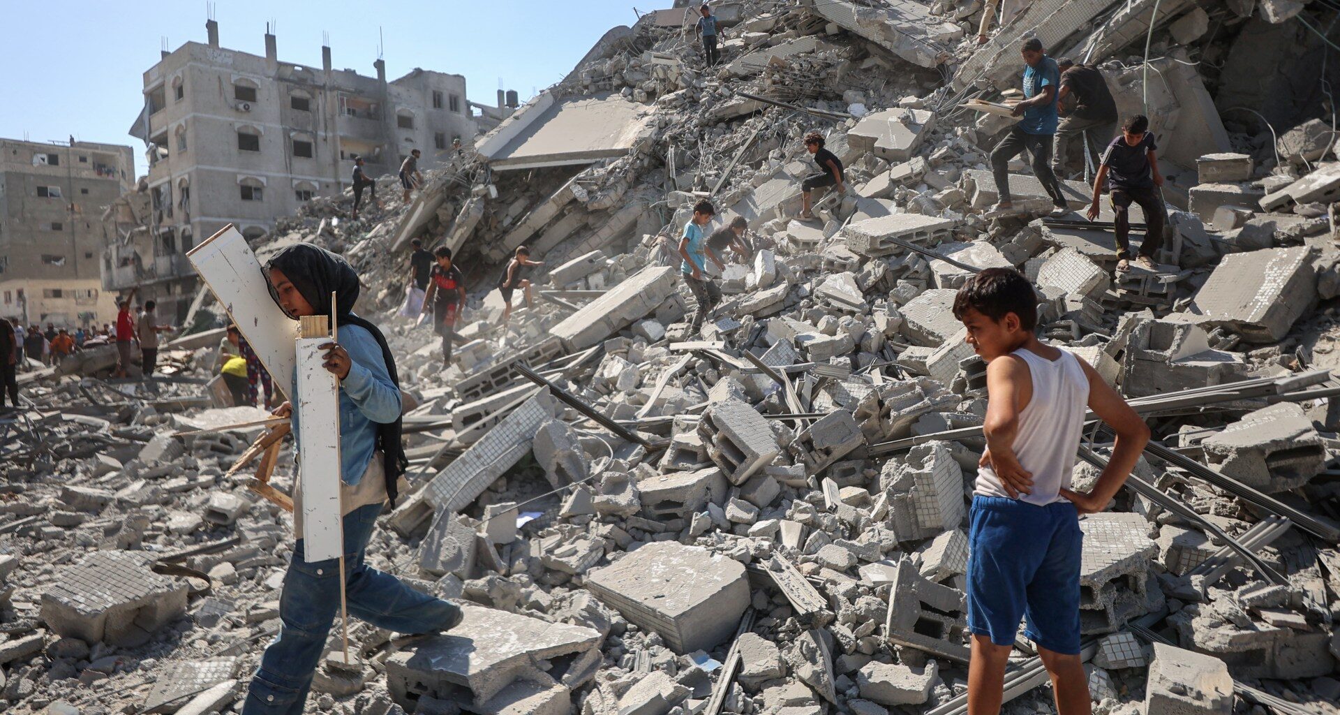 Gaza City under relentless bombardment as Israel launches ground invasion | Israel-Palestine conflict News