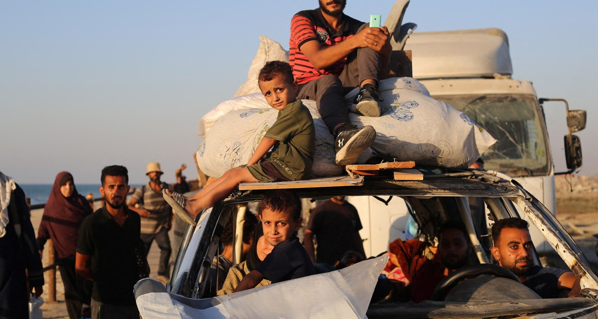 Israel escalates bombardment as tanks push deep into Gaza City | Israel-Palestine conflict News