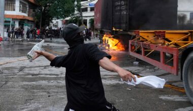 Clashes, arrests as tens of thousands protest corruption in Philippines | Corruption News