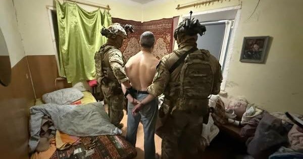 Disguised gunman who assassinated prominent Ukraine politician is linked to Russia, Kyiv says