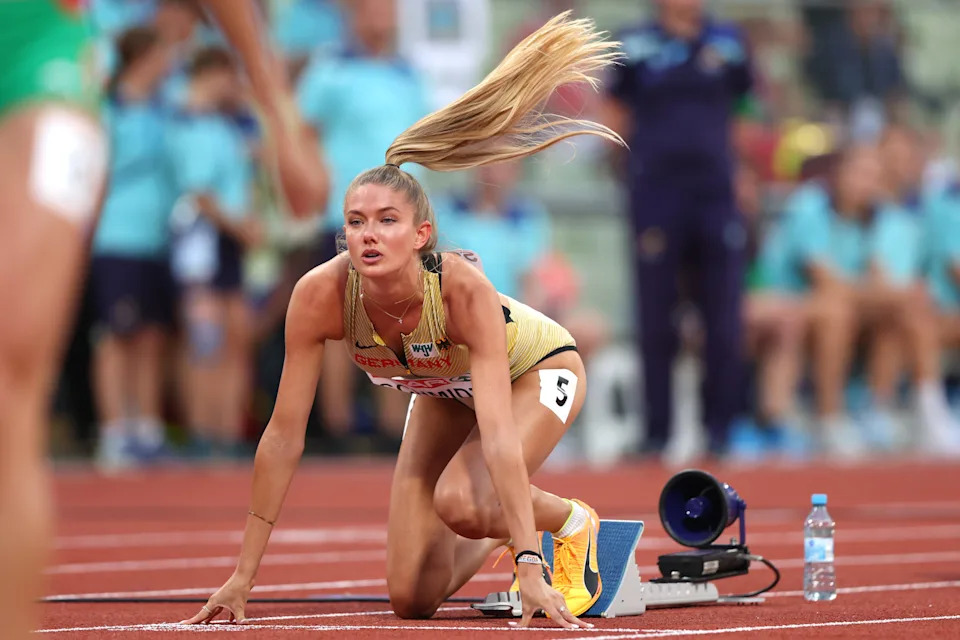 MUNICH, GERMANY - AUGUST 15: Alica Schmidt of Germany prepares to compete in the Athletics - Women's 400m Round 1 - Heat 3 on day 5 of the European Championships Munich 2022 at Olympiapark on August 15, 2022 in Munich, Germany. (Photo by Alexander Hassenstein/Getty Images)