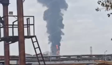 Russian authorities informed that it was a small fire caused by falling debris of the Ukrainian drones shot down over the Gazprom Neftekhim Salavat petrochemical plant. Reportedly, it's ELOU AVT-4 unit has caught fire and its just getting somewhat bigger