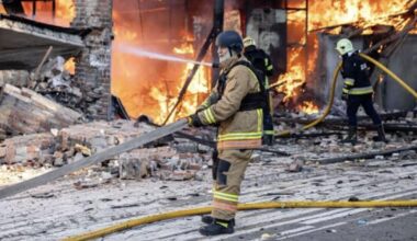 Russia pounds Sumy with brutal drone attack while Ukraine targets oil refinery