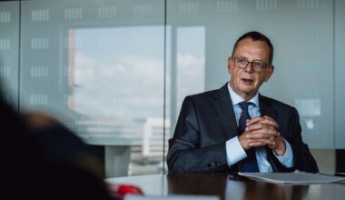 Denmark Should Consider Euro for Deeper EU Ties, Governor Says [Nationalbankdirektør Christian Kettel Thomsen]