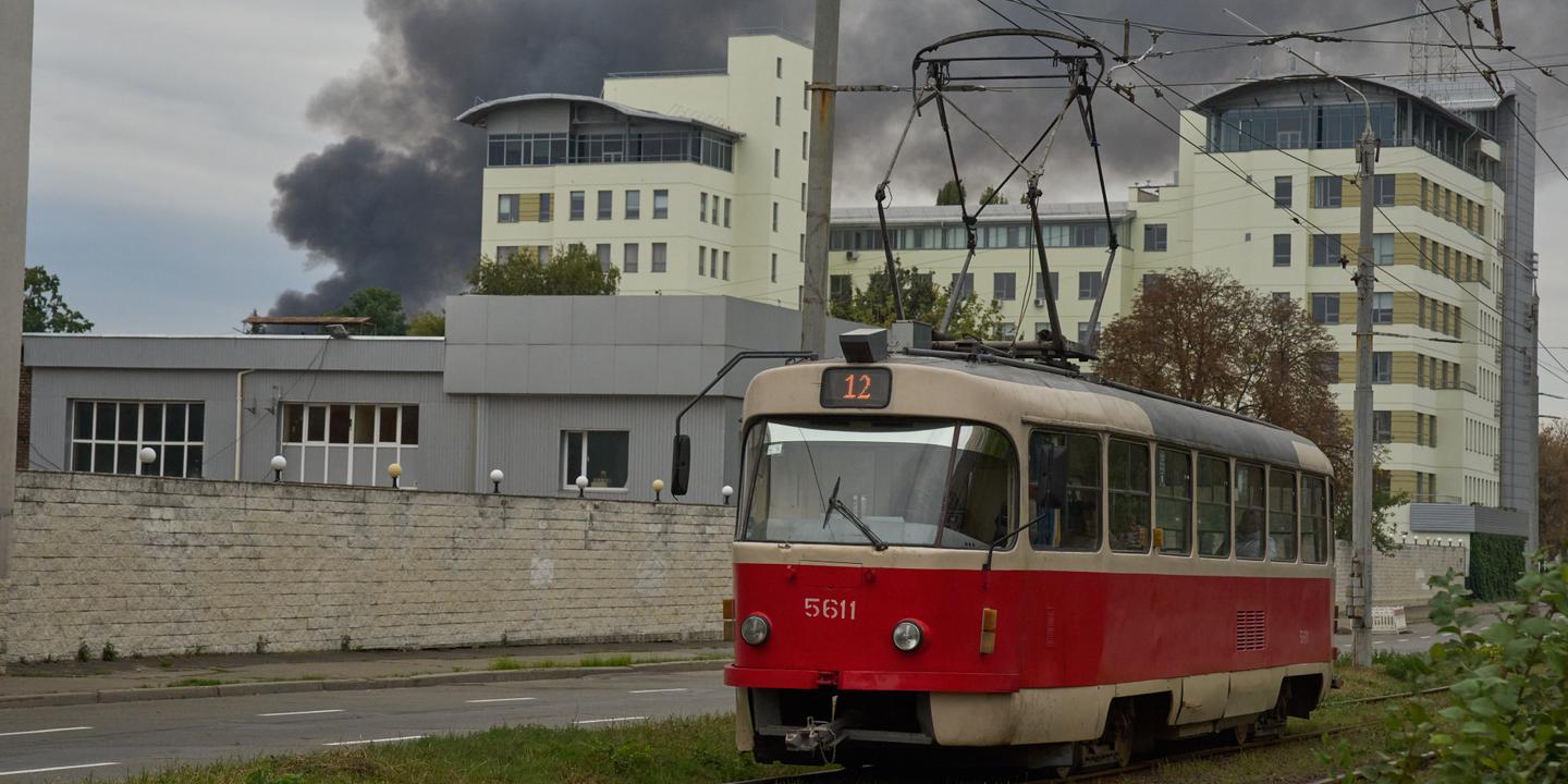 l’armée ukrainienne dit avoir bombardé une usine en Russie ; Moscou affirme avoir intercepté 84 drones ukrainiens dans la nuit
