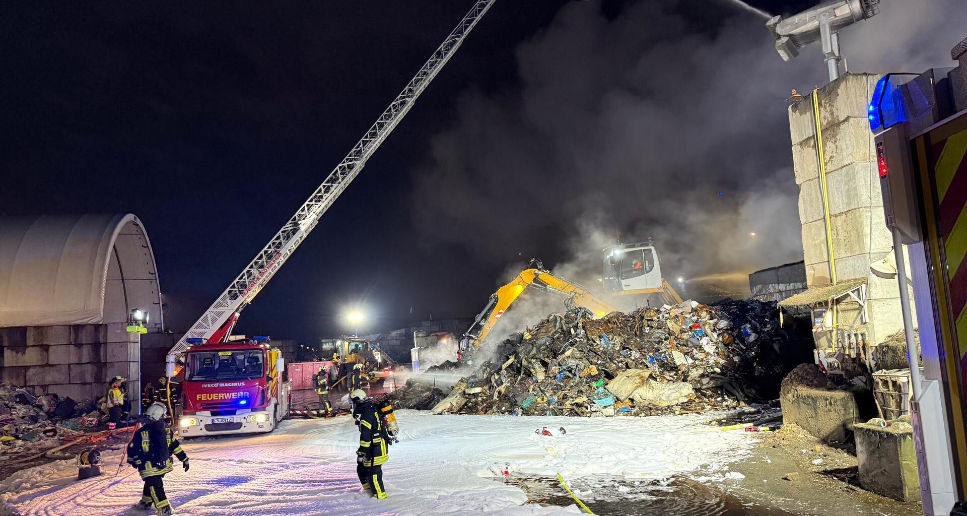 Vater auf Knien fängt Neugeborenes auf ➤ Hessen am Morgen: Die Nachrichten im Ticker | hessenschau.de