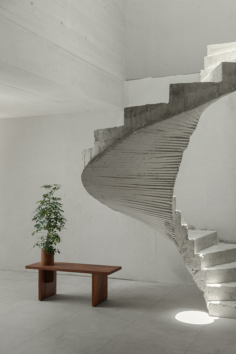 wooden furniture pieces, banca tres and silla cuatro, interact with space, materiality, and light